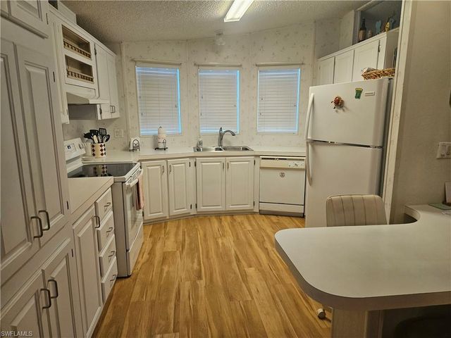 38 Turquoise AVE # 38T, Naples, FL 34114