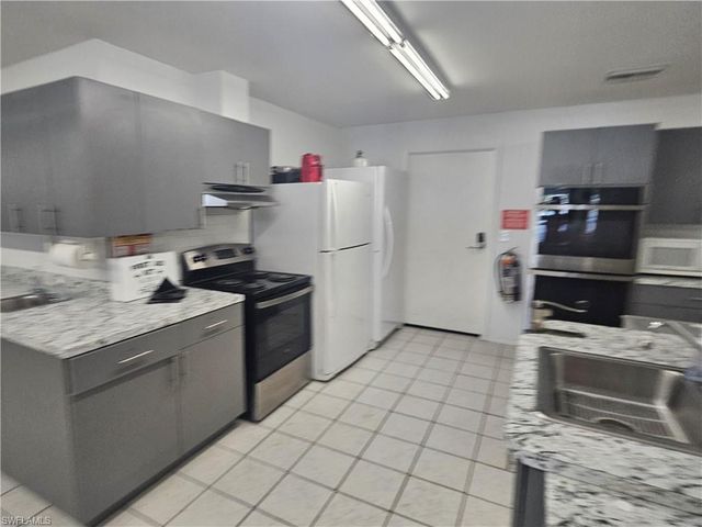 38 Turquoise AVE # 38T, Naples, FL 34114