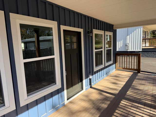 235 Sagers Lane, Hollister, MO 65672