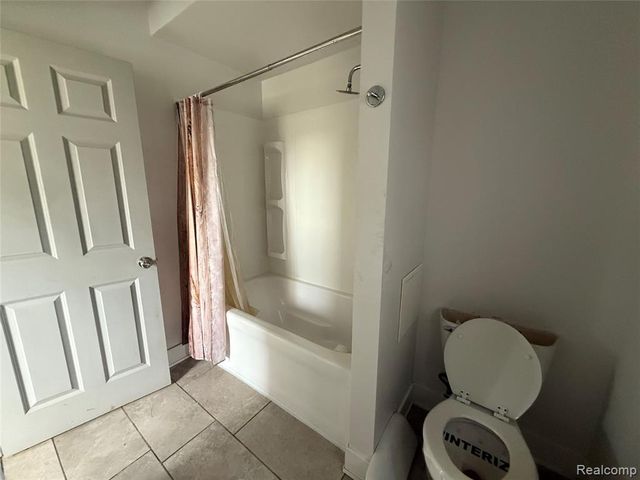 267 W Lincoln Road, Alma, MI 48801