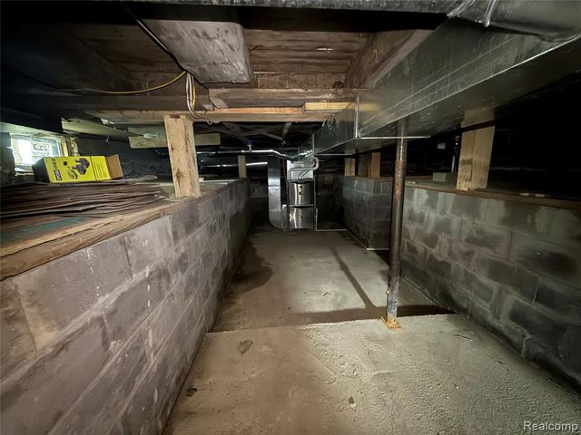 267 W Lincoln Road, Alma, MI 48801