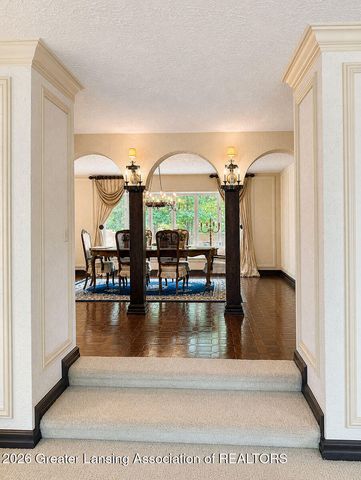 1543 Meadowbrook Lane, East Lansing, MI 48823