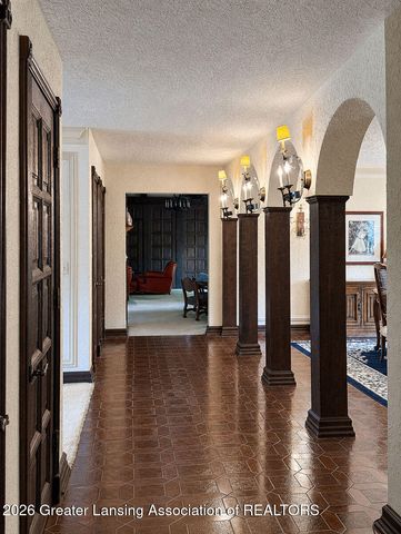 1543 Meadowbrook Lane, East Lansing, MI 48823