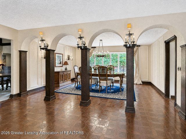 1543 Meadowbrook Lane, East Lansing, MI 48823