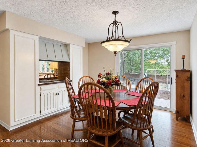 1543 Meadowbrook Lane, East Lansing, MI 48823
