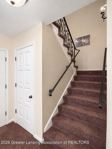 1543 Meadowbrook Lane, East Lansing, MI 48823