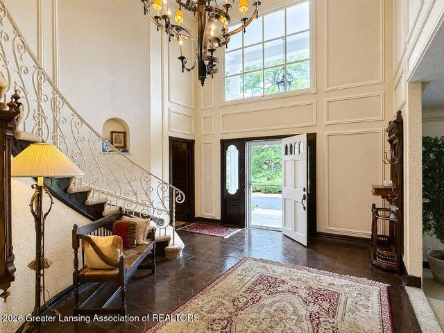 1543 Meadowbrook Lane, East Lansing, MI 48823