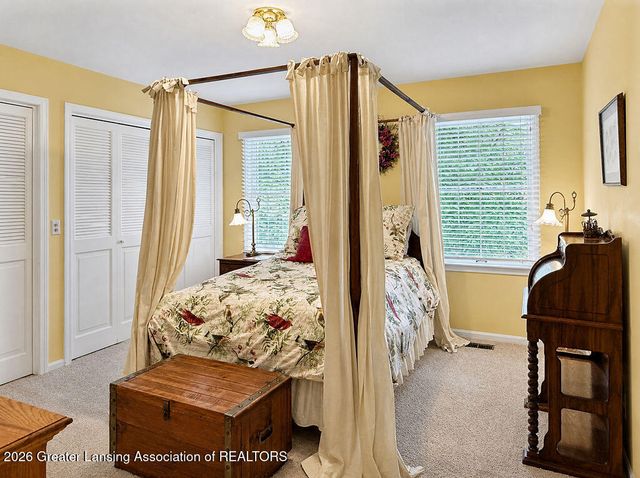 1543 Meadowbrook Lane, East Lansing, MI 48823