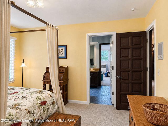 1543 Meadowbrook Lane, East Lansing, MI 48823