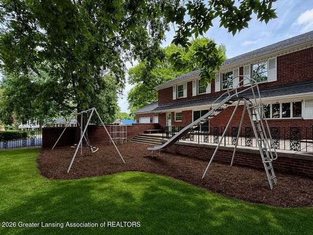1543 Meadowbrook Lane, East Lansing, MI 48823