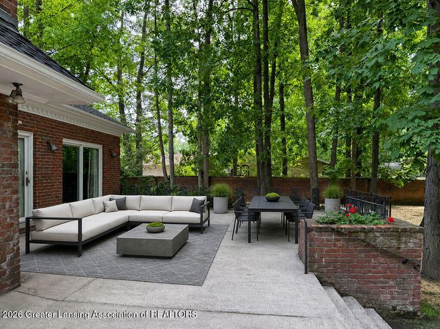 1543 Meadowbrook Lane, East Lansing, MI 48823