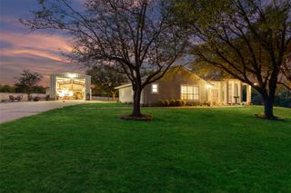 2104-B W Holiday, Fate, TX 75087