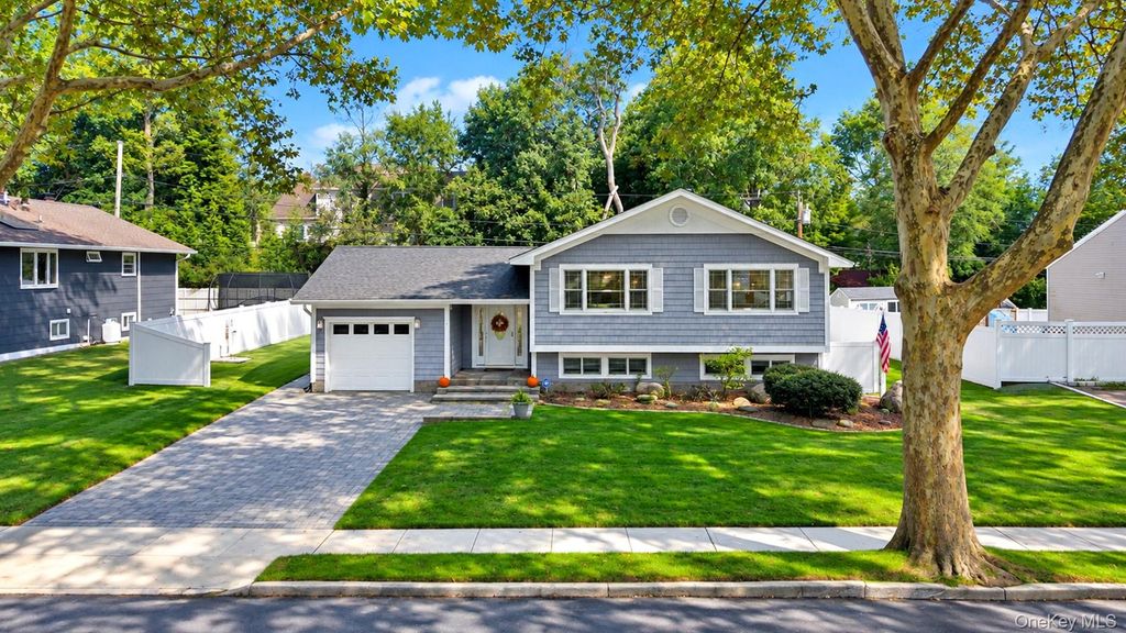 4 Salisbury Drive N, East Northport, NY 11731