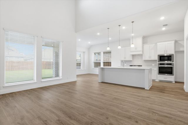 208 Lakewood Lane, Ponder, TX 76259