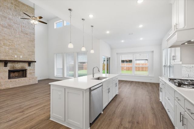 208 Lakewood Lane, Ponder, TX 76259