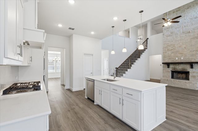 208 Lakewood Lane, Ponder, TX 76259