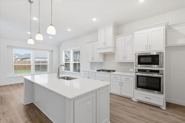208 Lakewood Lane, Ponder, TX 76259