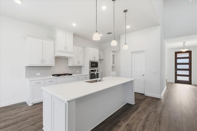 208 Lakewood Lane, Ponder, TX 76259
