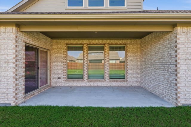 208 Lakewood Lane, Ponder, TX 76259