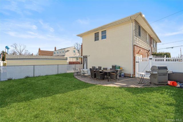 138 Lincoln Road, Franklin Square, NY 11010