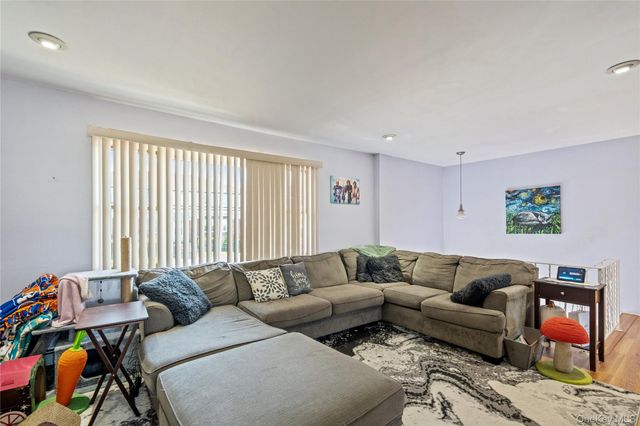 138 Lincoln Road, Franklin Square, NY 11010