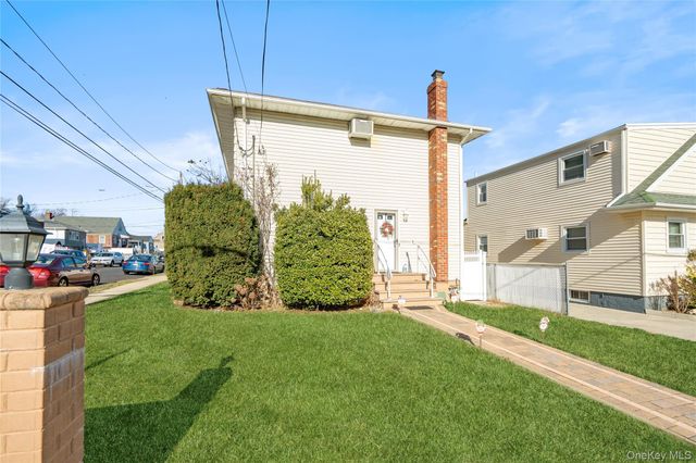 138 Lincoln Road, Franklin Square, NY 11010