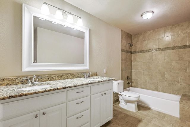 218 Raintree Drive, Highland Village, TX 75077