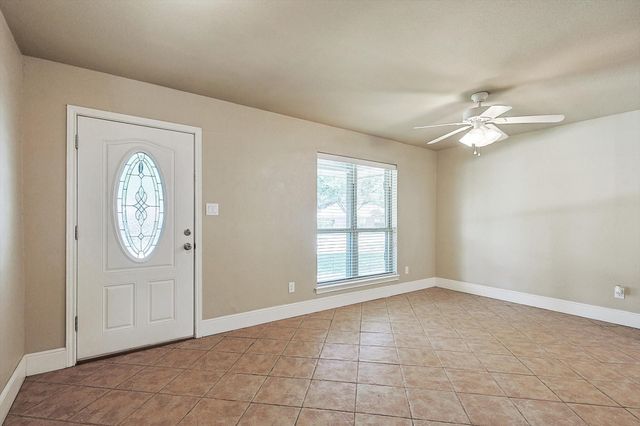 218 Raintree Drive, Highland Village, TX 75077