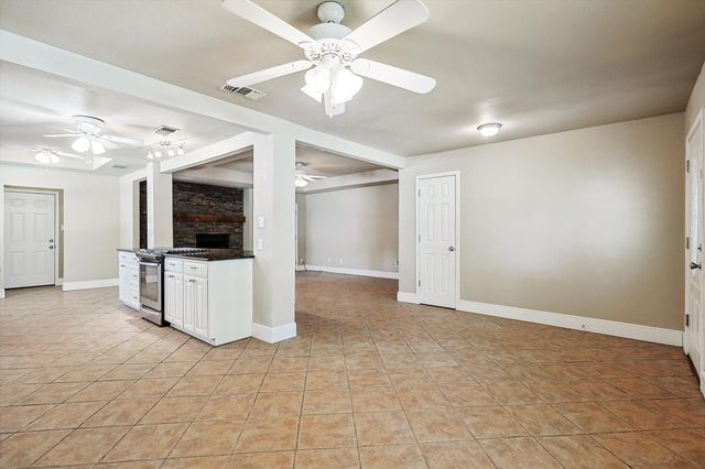 218 Raintree Drive, Highland Village, TX 75077