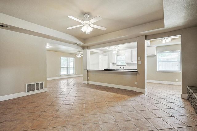 218 Raintree Drive, Highland Village, TX 75077