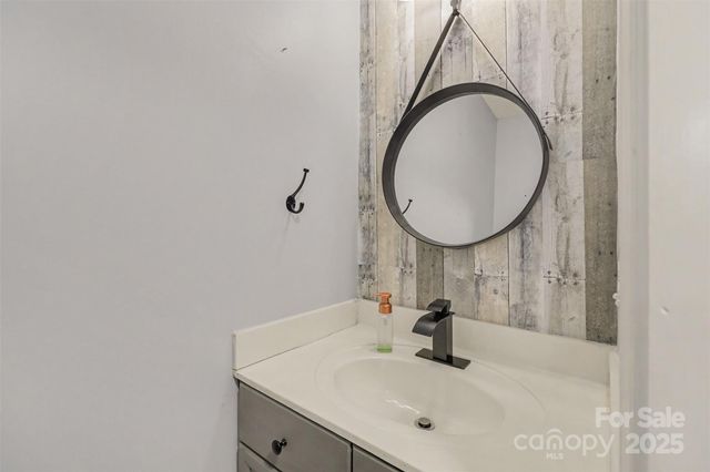 4557 Antelope Lane, Charlotte, NC 28269