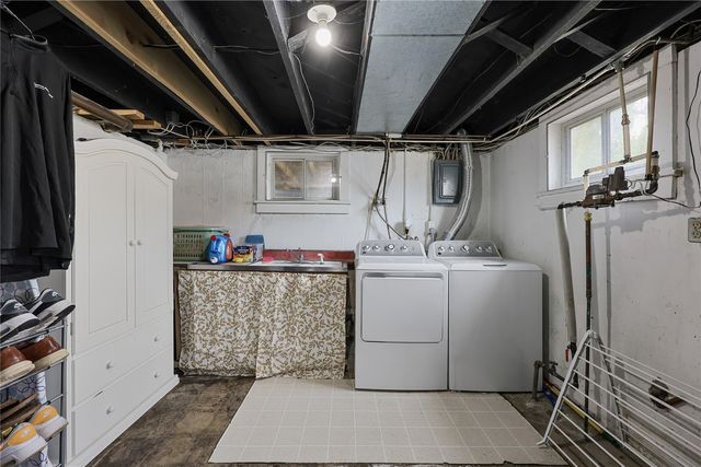 1436 9th St, Marion, IA 52302