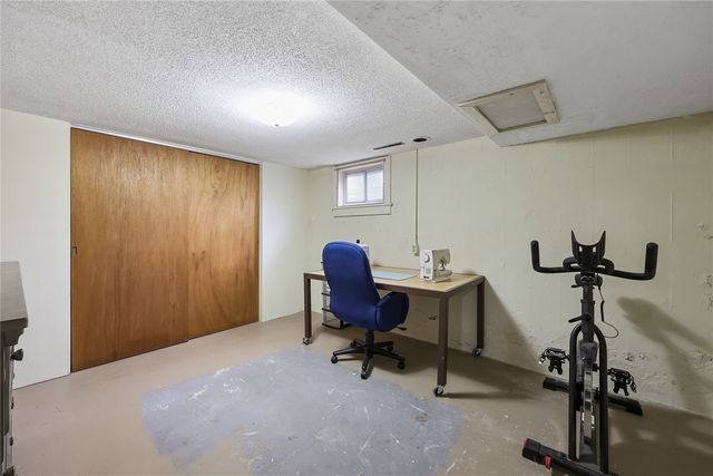 1436 9th St, Marion, IA 52302