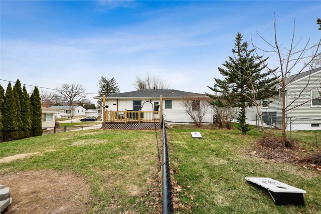 1436 9th St, Marion, IA 52302
