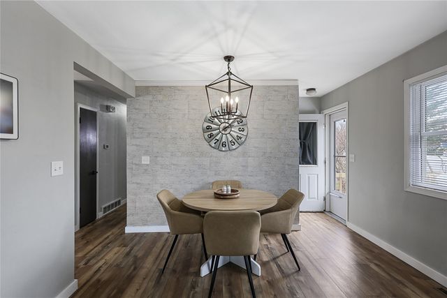 1436 9th St, Marion, IA 52302