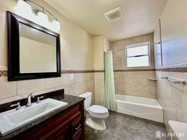 66 Atlantic Street, Carteret, NJ 07008