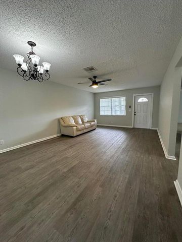 4583 Arthur Street, Palm Beach Gardens, FL 33418