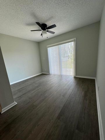 4583 Arthur Street, Palm Beach Gardens, FL 33418