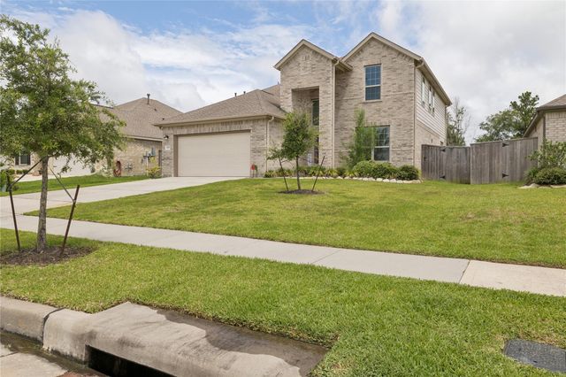 19179 Pinewood Grove Trail, New Caney, TX 77357