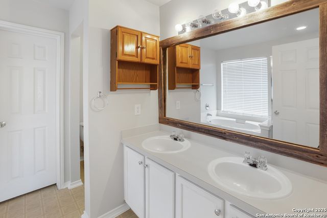 15811 Beaufort Blvd, Selma, TX 78154