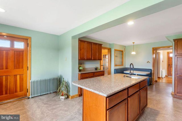1241 GRANDVIEW RD, Hanover, PA 17331