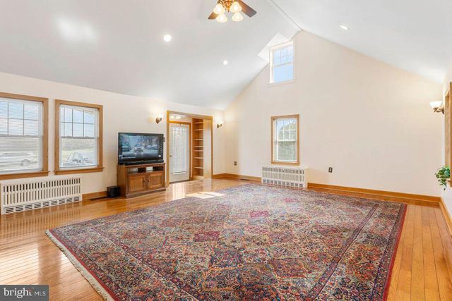 1241 GRANDVIEW RD, Hanover, PA 17331