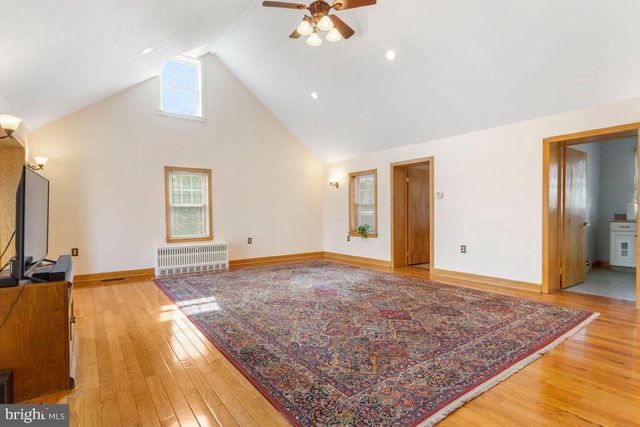 1241 GRANDVIEW RD, Hanover, PA 17331