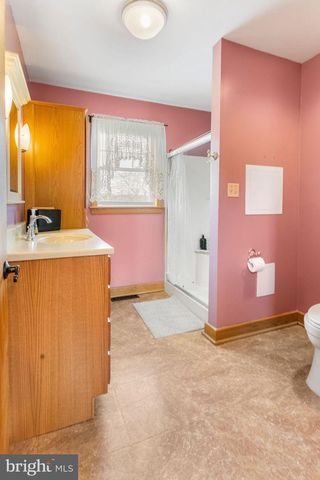 1241 GRANDVIEW RD, Hanover, PA 17331