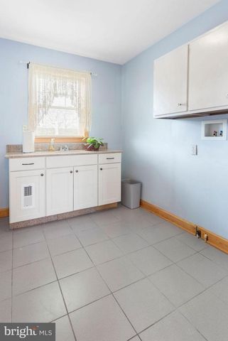 1241 GRANDVIEW RD, Hanover, PA 17331