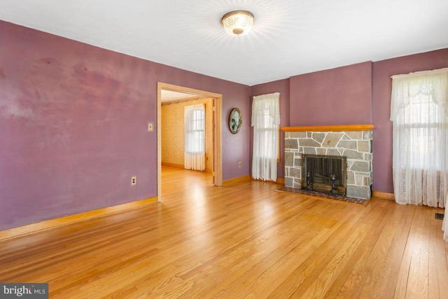 1241 GRANDVIEW RD, Hanover, PA 17331