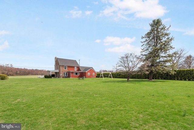1241 GRANDVIEW RD, Hanover, PA 17331