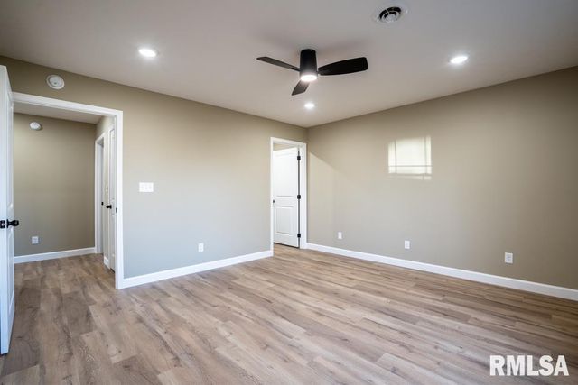 1801 W ADAMS Street, Herrin, IL 62948