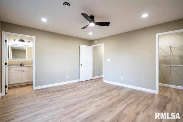 1801 W ADAMS Street, Herrin, IL 62948