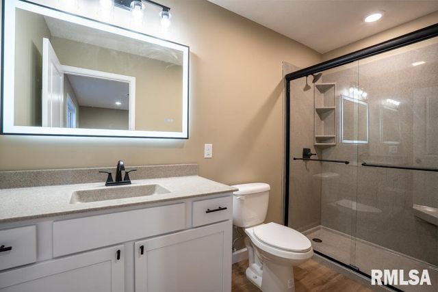 1801 W ADAMS Street, Herrin, IL 62948